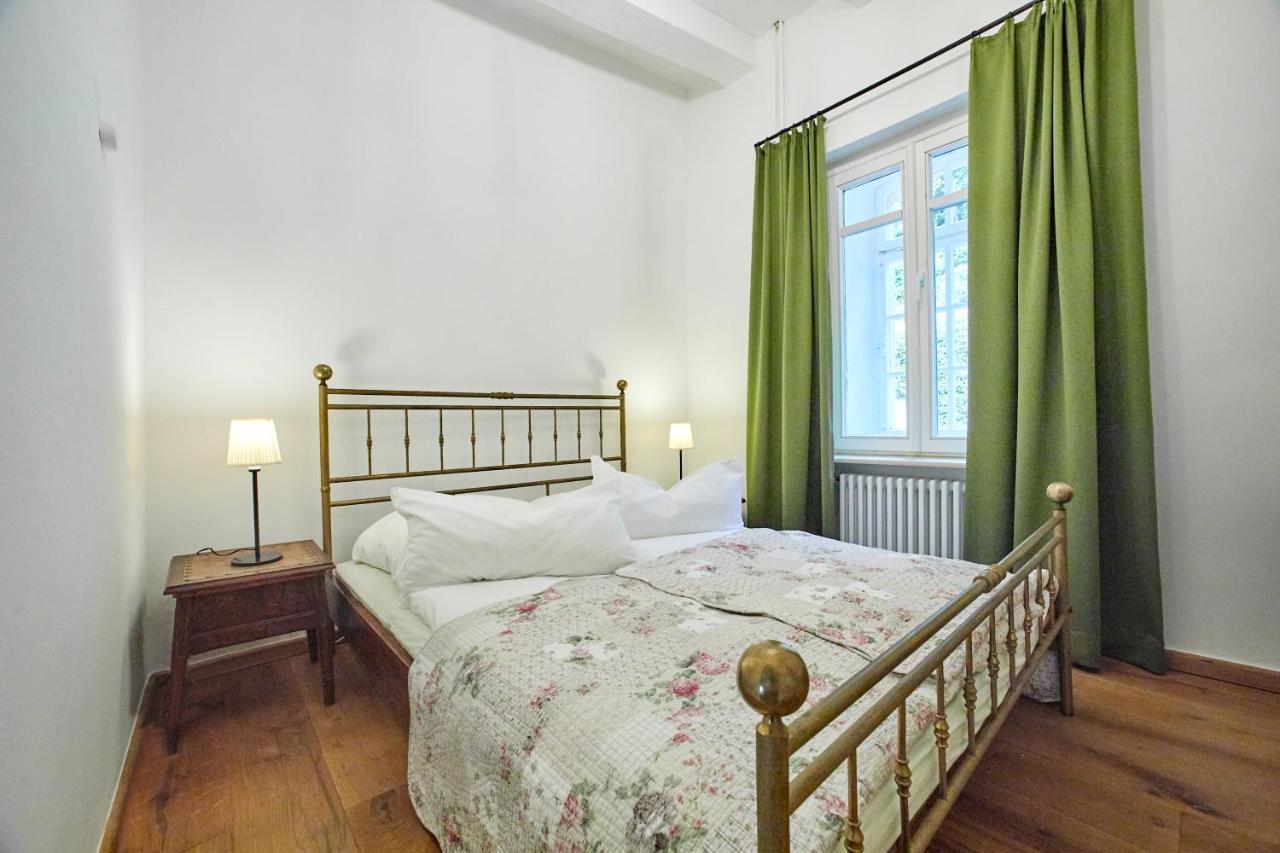 Quellenhof - Wohnen Im Denkmal - Wohnung "Hirtenturm" 布兰肯海姆 外观 照片
